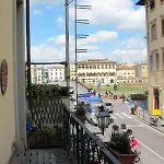 Luxury Central Flat River View פירנצה