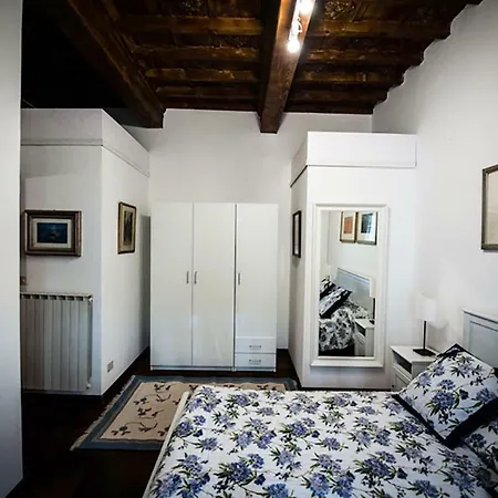 Luxury Central Flat River View