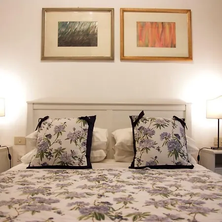 Luxury Central Flat River View דירה