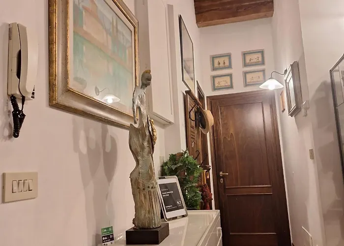 Luxury Central Flat River View Διαμέρισμα *