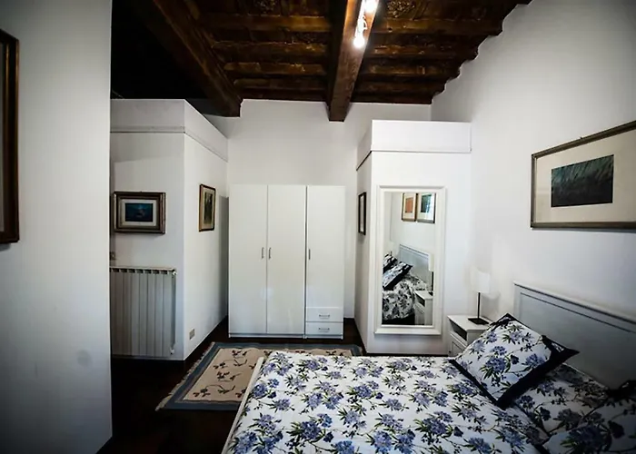 Luxury Central Flat River View